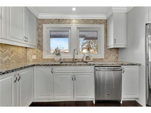 66 Devon Street, Brantford, ON - Indoor Photo Showing Kitchen With Upgraded Kitchen