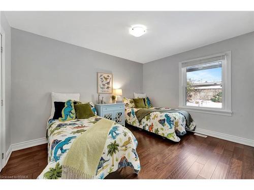 66 Devon Street, Brantford, ON - Indoor Photo Showing Bedroom