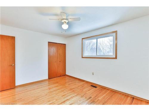 15 Queensbury Drive, Hamilton, ON - Indoor Photo Showing Other Room