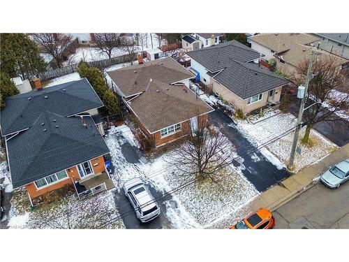 15 Queensbury Drive, Hamilton, ON - Outdoor