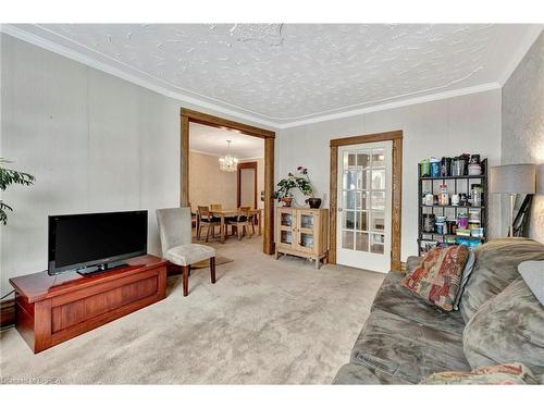 23 Centre Street, Cambridge, ON - Indoor Photo Showing Living Room