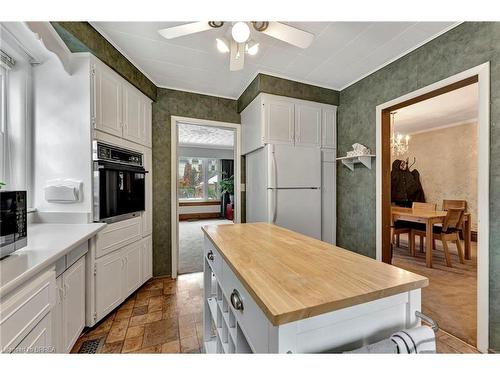 23 Centre Street, Cambridge, ON - Indoor Photo Showing Kitchen