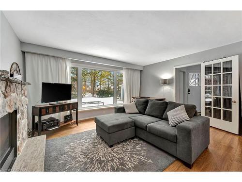 23 Centre Street, Cambridge, ON - Indoor Photo Showing Living Room With Fireplace