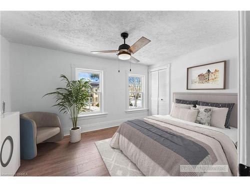 69 Francis Street, Cambridge, ON - Indoor Photo Showing Bedroom