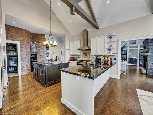 16 Westlake Boulevard, Brantford, ON - Indoor Photo Showing Kitchen With Upgraded Kitchen