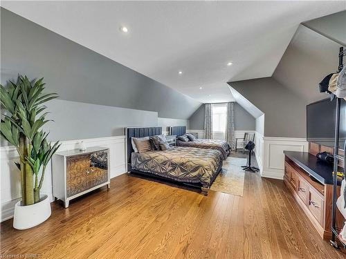 16 Westlake Boulevard, Brantford, ON - Indoor Photo Showing Bedroom