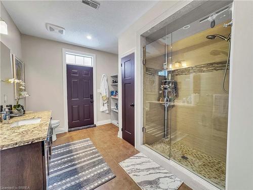 16 Westlake Boulevard, Brantford, ON - Indoor Photo Showing Bathroom