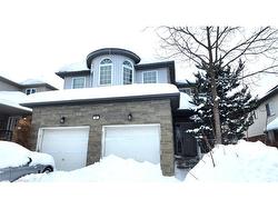 11 Apple Ridge Drive  Kitchener, ON N2P 2S2