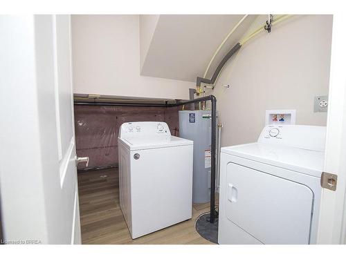355 Wellington Street, Brantford, ON - Indoor Photo Showing Laundry Room