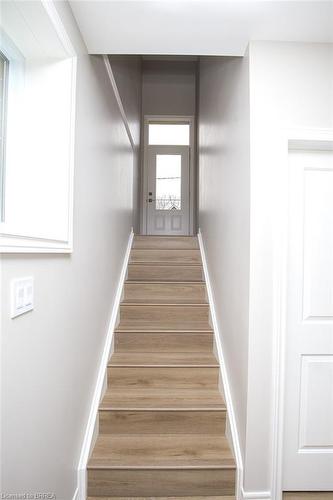 355 Wellington Street, Brantford, ON - Indoor Photo Showing Other Room