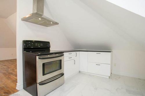 4-3 Balmoral Avenue S, Hamilton, ON - Indoor Photo Showing Kitchen