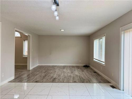 687 Spitfire Street, Woodstock, ON - Indoor Photo Showing Other Room