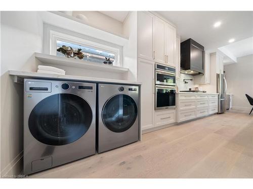 163 Parkside Drive, Brantford, ON - Indoor Photo Showing Laundry Room