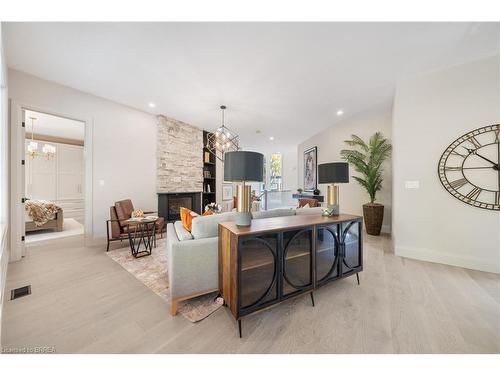 163 Parkside Drive, Brantford, ON - Indoor