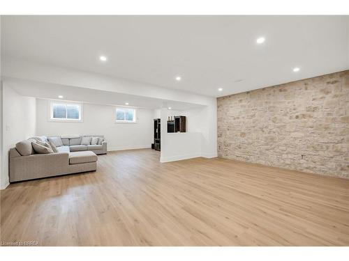 290 Mulligan Road, Caledonia, ON - Indoor