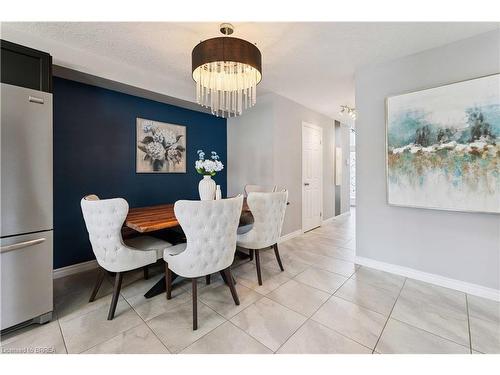 12 Avatar Place, Hamilton, ON - Indoor Photo Showing Dining Room