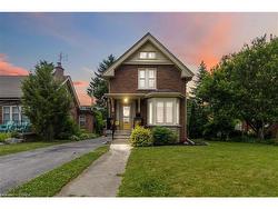 19 Lincoln Avenue  Brantford, ON N3T 4S5