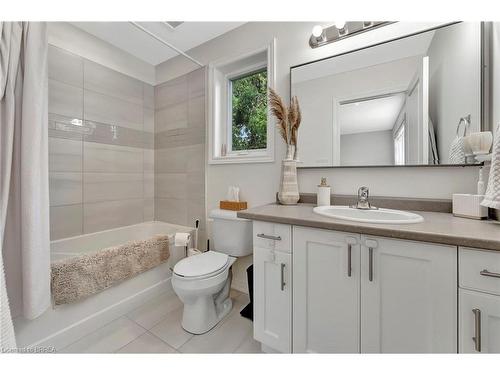 263 Owen Street, Simcoe, ON - Indoor Photo Showing Bathroom