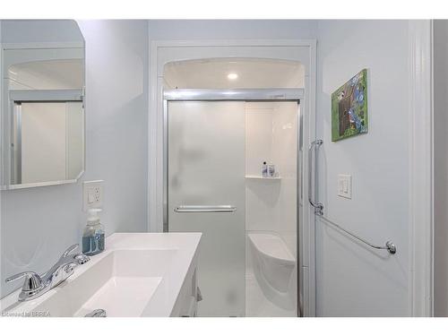 388 Mckellar Street, Strathroy, ON - Indoor Photo Showing Bathroom