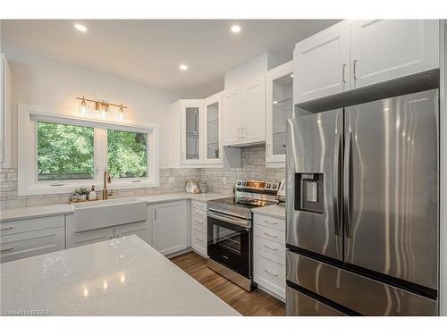 51 Brown Street W, Waterford, ON - Indoor Photo Showing Kitchen With Upgraded Kitchen