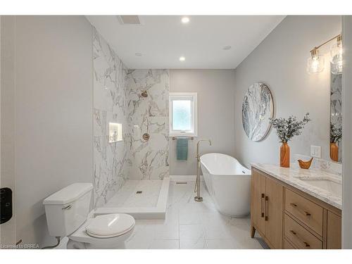 51 Brown Street W, Waterford, ON - Indoor Photo Showing Bathroom