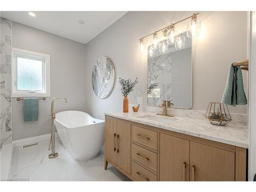 51 Brown Street W, Waterford, ON - Indoor Photo Showing Bathroom