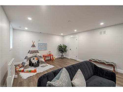 51 Brown Street W, Waterford, ON - Indoor