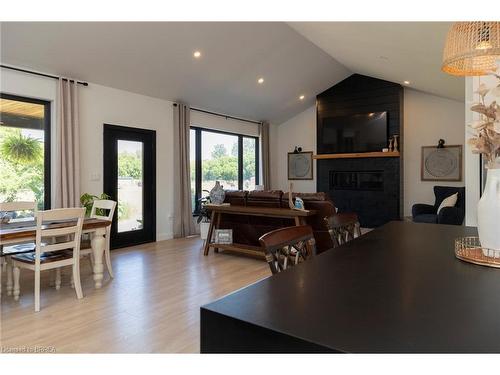 16 Forman Street, Scotland, ON - Indoor