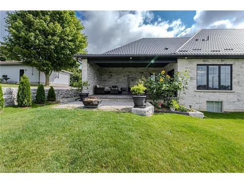 18 Bannister Street, Oakland, ON - Outdoor