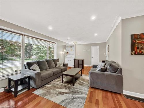 6 Sherry Lane, Brantford, ON - Indoor Photo Showing Living Room