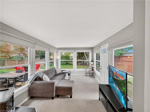 6 Sherry Lane, Brantford, ON - Indoor Photo Showing Other Room