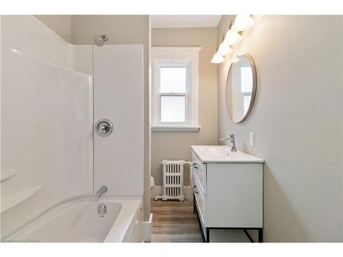 179 Grey Street, Brantford, ON - Indoor Photo Showing Bathroom