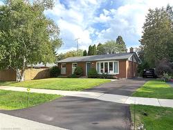 1232 Gainsborough Drive  Oakville, ON L6H 2H6