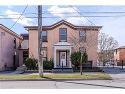 73 Chatham Street  Brantford, ON N3T 2P2