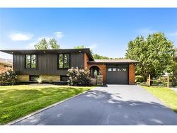 9 Ventnor Court  Brantford, ON N3R 6L8