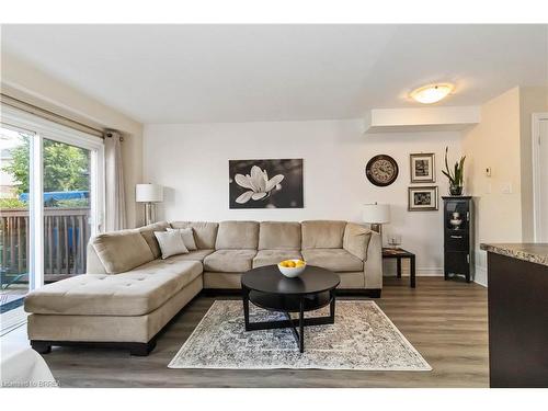 92-20 Mcconkey Crescent, Brantford, ON - Indoor Photo Showing Living Room