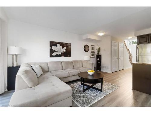 92-20 Mcconkey Crescent, Brantford, ON - Indoor Photo Showing Living Room