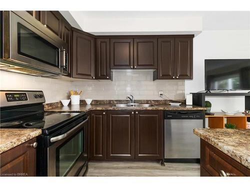 92-20 Mcconkey Crescent, Brantford, ON - Indoor Photo Showing Kitchen With Double Sink