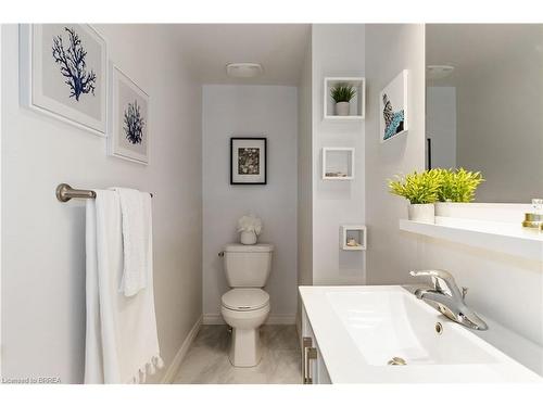 92-20 Mcconkey Crescent, Brantford, ON - Indoor Photo Showing Bathroom