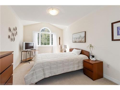 92-20 Mcconkey Crescent, Brantford, ON - Indoor Photo Showing Bedroom