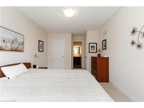 92-20 Mcconkey Crescent, Brantford, ON - Indoor Photo Showing Bedroom