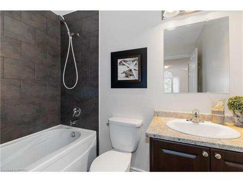 92-20 Mcconkey Crescent, Brantford, ON - Indoor Photo Showing Bathroom