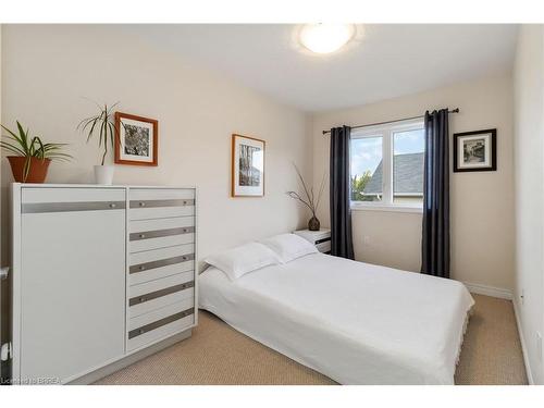 92-20 Mcconkey Crescent, Brantford, ON - Indoor Photo Showing Bedroom