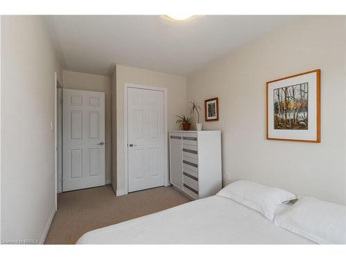 92-20 Mcconkey Crescent, Brantford, ON - Indoor Photo Showing Bedroom