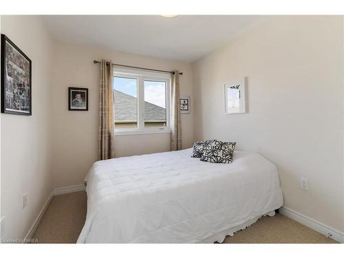 92-20 Mcconkey Crescent, Brantford, ON - Indoor Photo Showing Bedroom