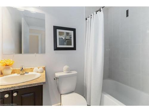 92-20 Mcconkey Crescent, Brantford, ON - Indoor Photo Showing Bathroom