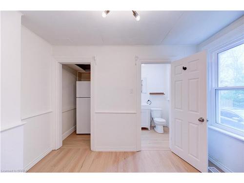 174-176 Darling Street, Brantford, ON - Indoor Photo Showing Other Room