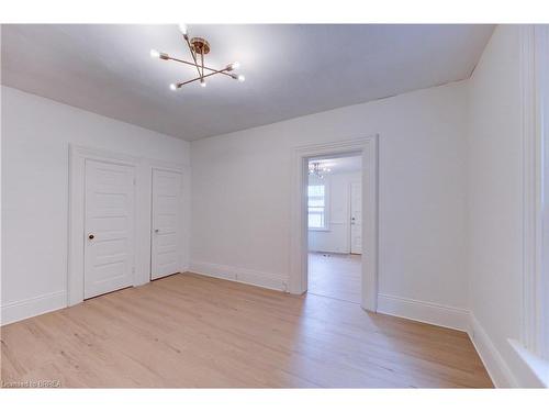174-176 Darling Street, Brantford, ON - Indoor Photo Showing Other Room