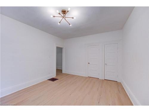 174-176 Darling Street, Brantford, ON - Indoor Photo Showing Other Room