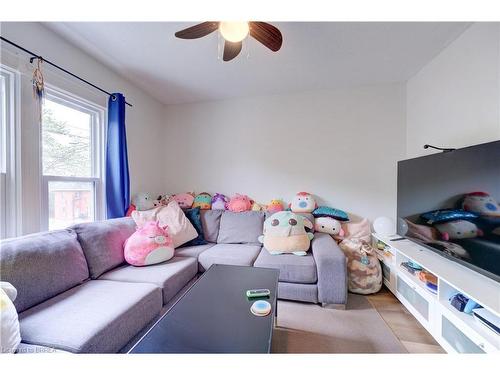 174-176 Darling Street, Brantford, ON - Indoor Photo Showing Living Room